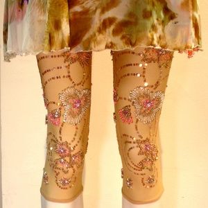 LEGGINGS. Designer BEADED LEG-19 M Nude NWT